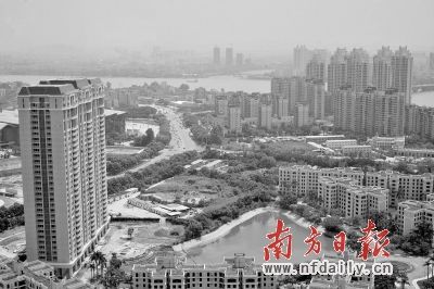 在惠州不斷向北發(fā)展的過(guò)程中，商品住宅開(kāi)發(fā)“北優(yōu)”趨勢(shì)明顯，開(kāi)發(fā)量大、社區(qū)檔次高是江北片區(qū)樓市的顯著特點(diǎn)。南方日?qǐng)?bào)記者　梁維春　攝